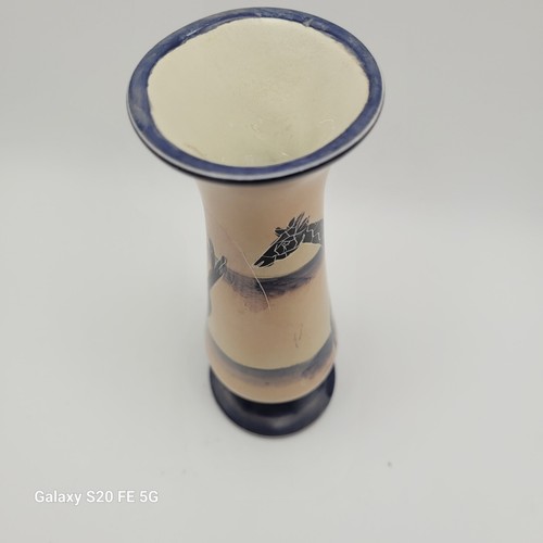 African Soapstone Vase Carved Handmade with Giraffe - Picture 7 of 8