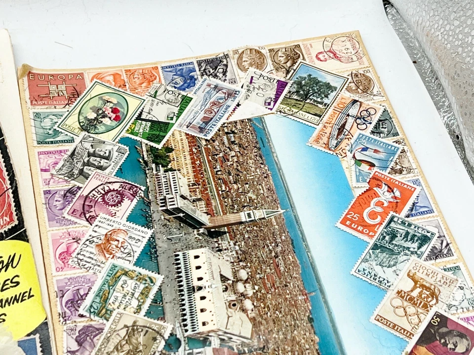 VINTAGE SMALL COLLECTION OF STAMPS - STAMP CAR AND A COLLECTING STAMPS BOOKLET - Image 2 of 4