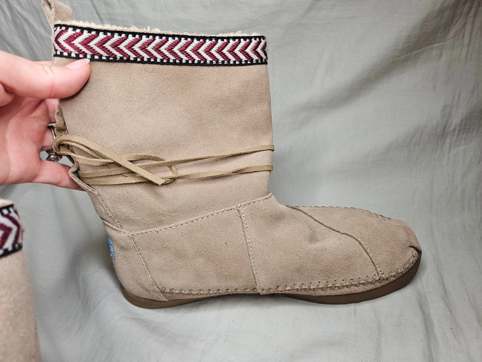 Botas Toms Mocasín Medianas Para Mujer Talla 8 Beige Gamuza Cuero Con Cordones Borla Sin Cordones Foto 3 de 4