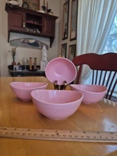 Sweese Porcelain 5"×4.5"×2.25" Curved Bowls in Pink 10 oz. Set of 4 EUC