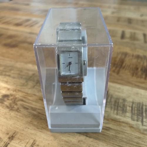 Silver Tone Rectangular Lorus Wristwatch NEEDS BATTERY - Picture 7 of 10