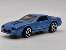 2014 Hot Wheels ’85 Chevrolet Camaro IROC-Z Multi-Pack Exclusive Metalflake Blue