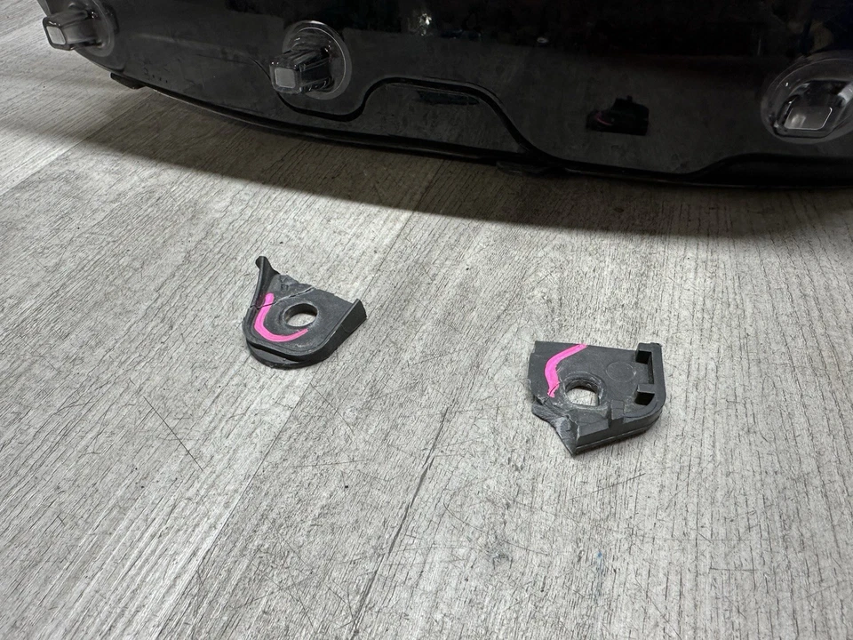 2018-2024 Volvo XC90 Adaptive Left LH Driver Side Headlight W/O Module ((((77))) - Image 2 of 4