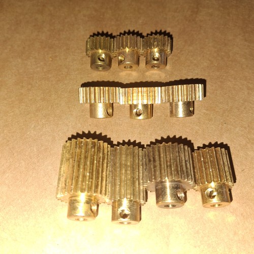 *TOP/GLÄNZEND*10 X (1 X #25B/25A/26B/26A/26/25)MESSING MECCANO RITZEL (25T/19T