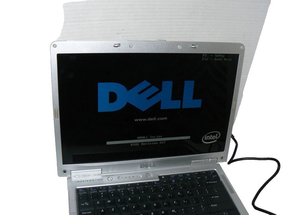 Dell Inspiron Laptop – Intel T2400, 2GB RAM, 128GB SSD, Windows 7– Power Adapter - Imagem 4 de 4
