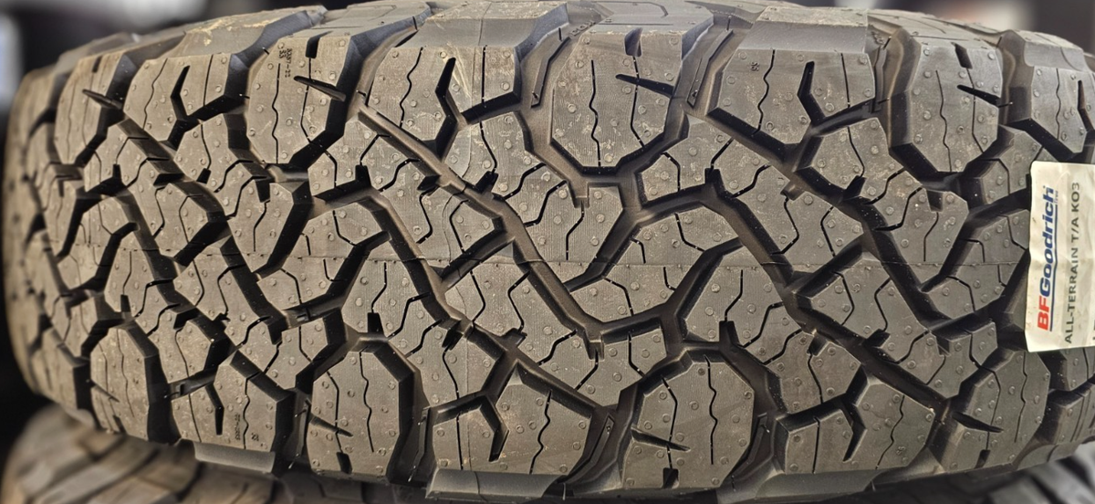 2X BF GOODRICH KO3 265/65/17 265 65 R17 116/113S T/A RWL 2656517