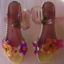 Betsey Johnson Floryn Flower Embellished Platform Heeled Sandals 8.5 / 9