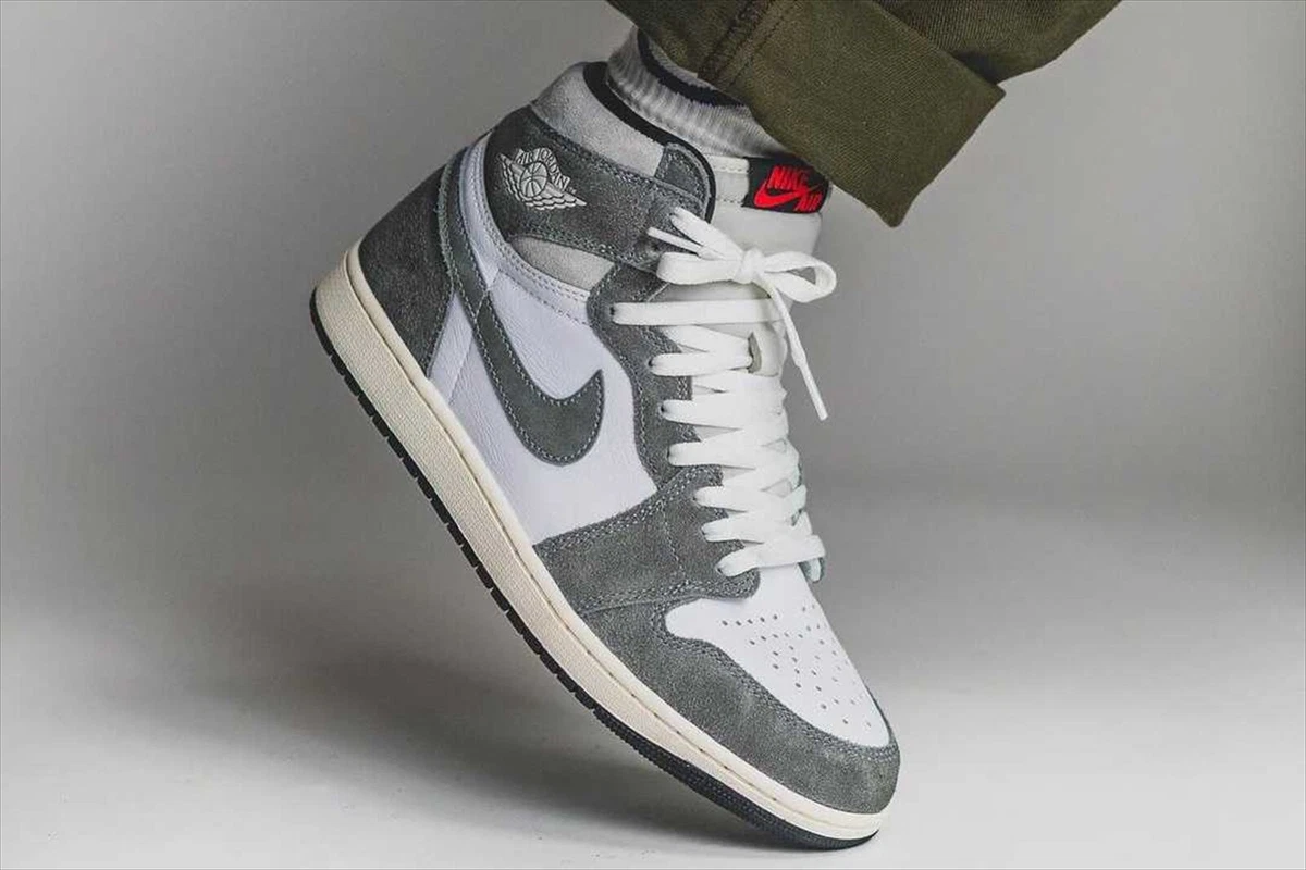 Nike Air Jordan 1 Retro High OG Black and Smoke Grey DZ5485-051 US 11.5