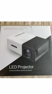 Mini Projecteur vidéo - Portable couleur complète LED LCD Projecteur vidéo I1