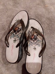 ed hardy flip flops