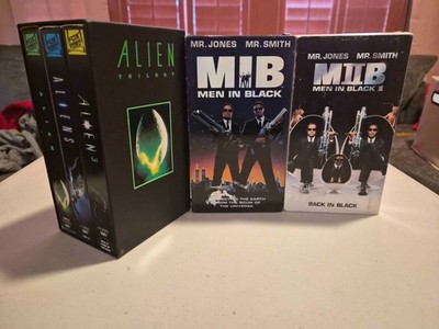 Lot of 5 VHS movies. Alien Trilogy box set and Men in Black 1 and 2