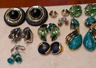 Lot of 18 vintage Green & Gold Clip On earrings Signed New Listing  — photo 2