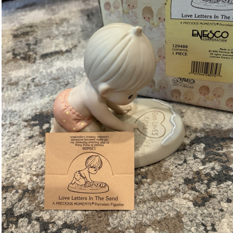 Precious Moments Enesco Love Letters In The Sand Porcelain Figurine Boxed