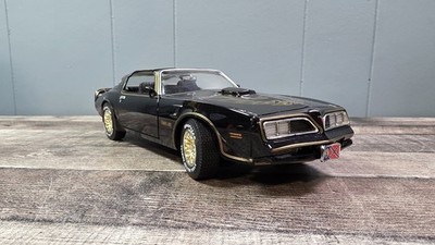 ERTL 1977 Pontiac Smokey and the Bandit Firebird Trans Am Diecast