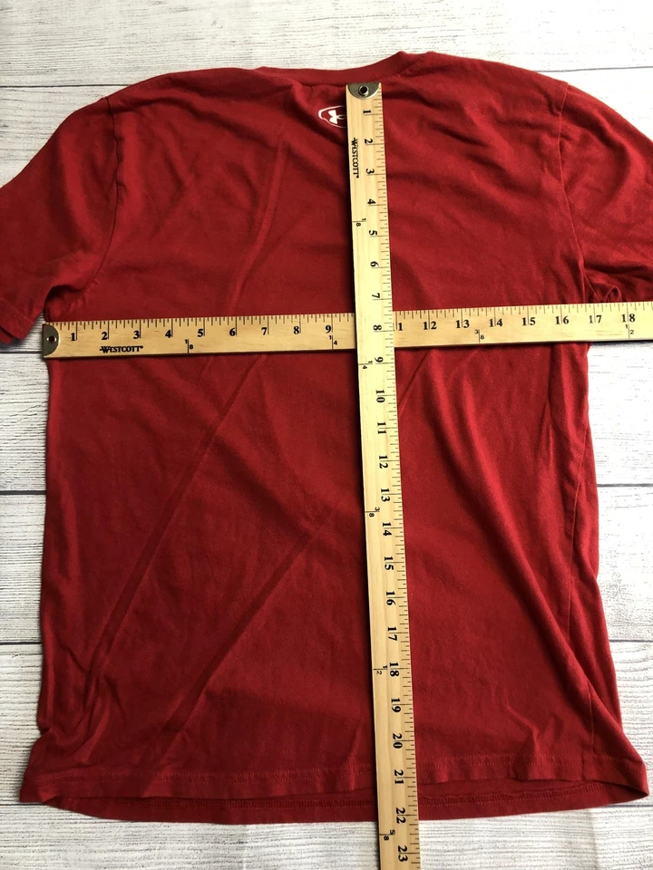 Camisa Under Armour Juvenil Grande Roja Calce Suelto Manga Corta Logo Gráfico Cuello Redondo Foto 4 de 4