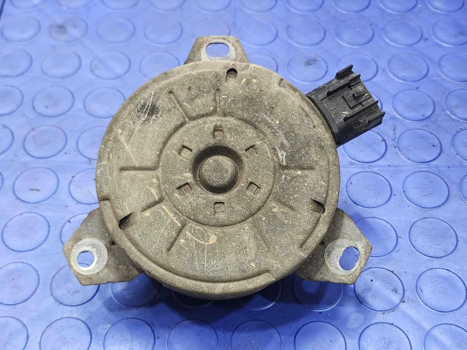 05-09 Chevy Silverado Motor Ventilador Motor Lado Izquierdo o Derecho OEM 89023368 Foto 4 de 4