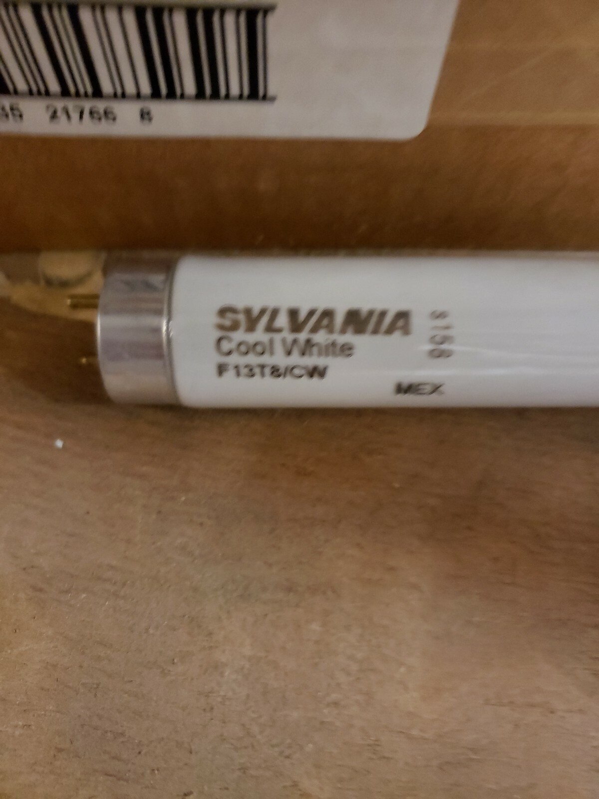 Case of 24 Sylvania F13T8/CW 21766-1 Cool White 13 Watt T8 Fluorescent Bulb