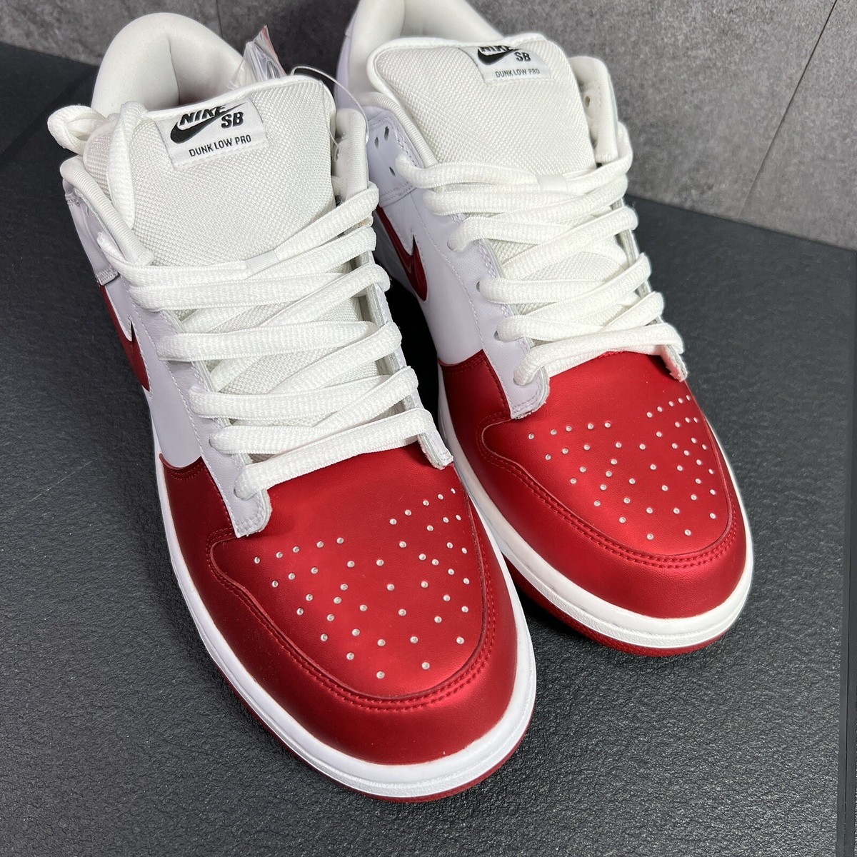 ナイキ SB ダンク LOW プロ Varsity Red and White Size 9 - Nike Supreme x Dunk SB Low Varsity Red [ New / Deadstock