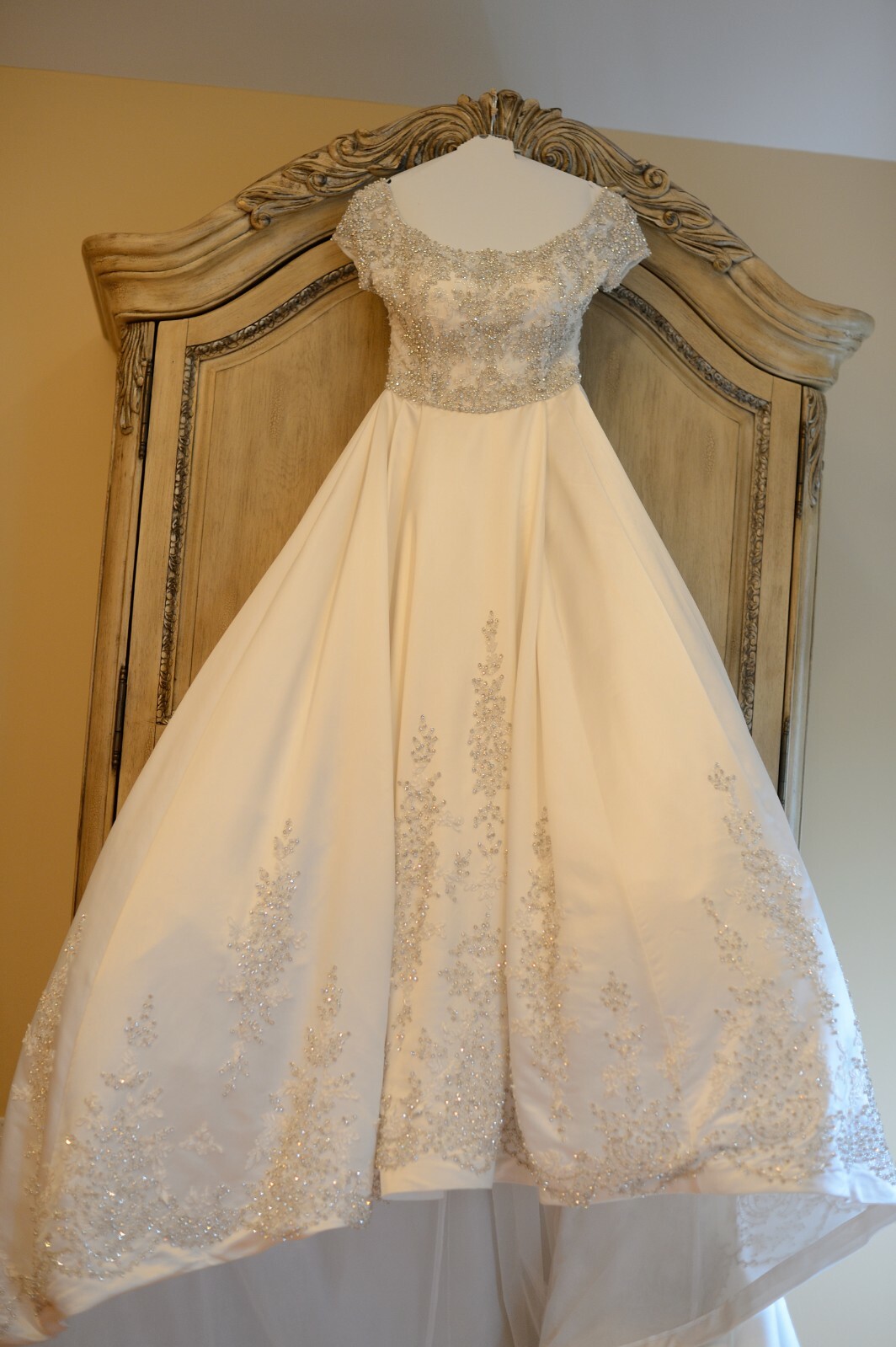 Stephen Yearick Wedding Dress Ball Gown KSY49 Sz 6 Swarovski Crystals Long Train