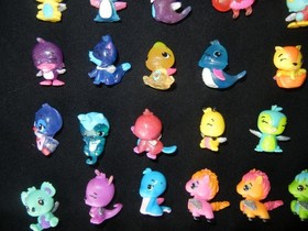 Hatchimals CollEGGtibles Wind-Up EGGLIDERS W/ Over 65 Mini Figures and More