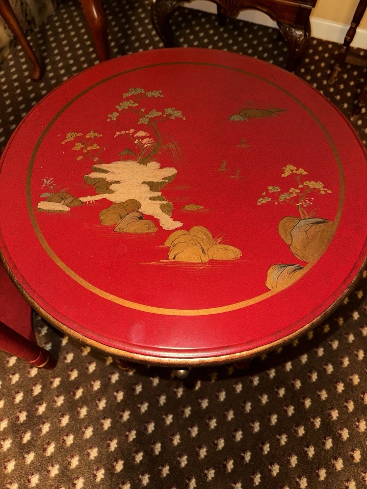Mesas auxiliares chinas rojas y doradas Chinoiserie Foto 3 de 4