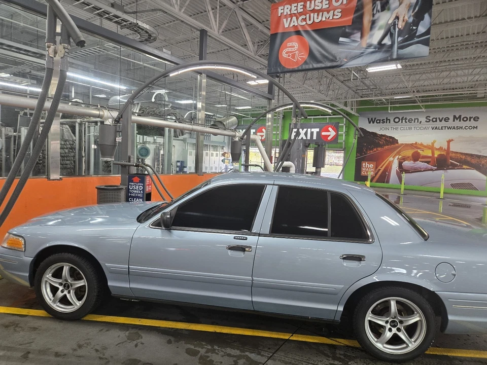 Ford Crown Victoria LX 2004 Foto 4 de 4