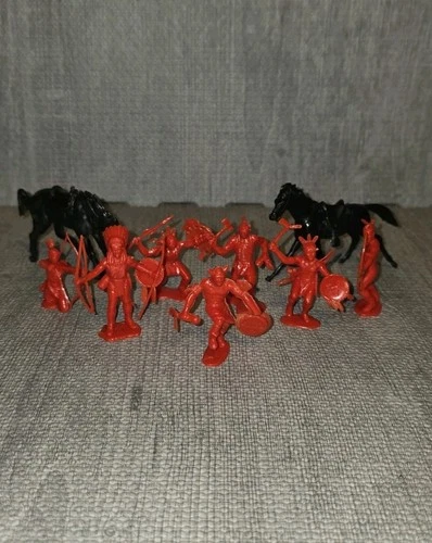 Vintage Louis Marx Plastic Toy Figures Indians And Horses 2” Red Bundle