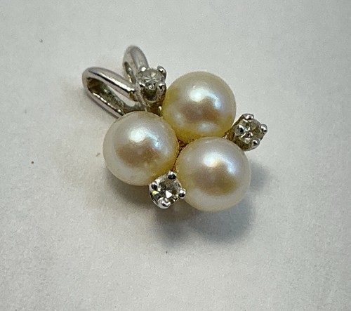 PEARL & DIAMOND PENDANT- 14K WHITE GOLD - MODERN (J1306) - Picture 3 of 6