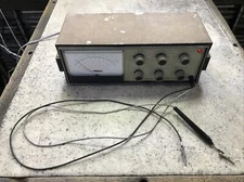 Vntg Heathkit Utility Solid State Voltmeter Model IM-16 - Powers On - 902 2401