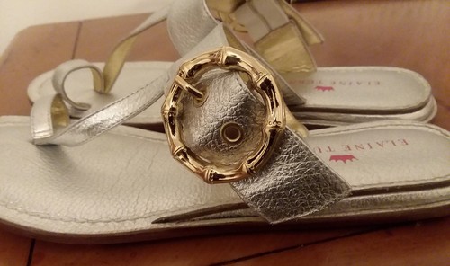 ELAINE TURNER "Erin" Metallic Silver Gold Sandal/Thong Toe - Picture 4 of 7