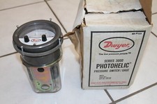 DWYER 3003C PHOTOHELIC GAUGE 0-3 INCHES OF WATER Used w/ box