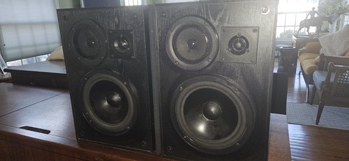 Vintage Pair KLH 900B Black Grain  Studio Monitors/Bookshelf Made In USA