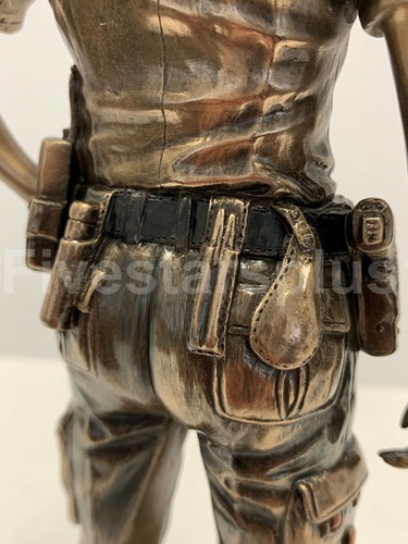 Ufficiali della polizia di New York - PER PROTEGGERE E SERVIRE Statua Scultura Figurina ufficiali della polizia di New York - Foto 8 di 12