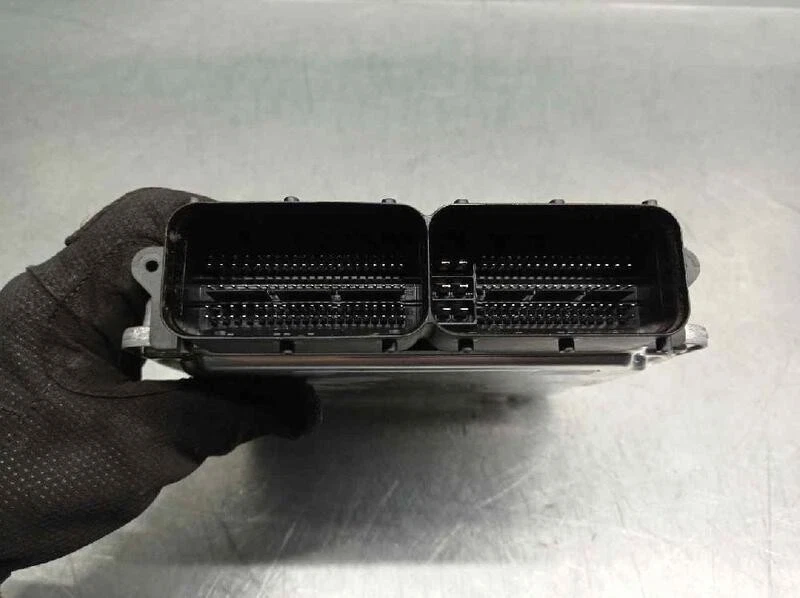 05L907309T centralita motor uce para SKODA SUPERB COMBI (3V5) 2.0 TDI 4226140 - Imagen 3 de 4