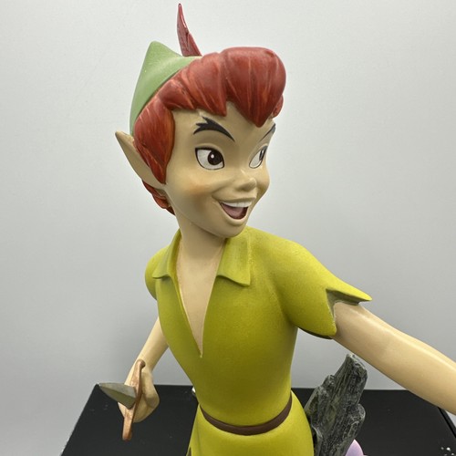 Disney Showcase Grand Jester Peter Pan Bust Figurine - Picture 3 of 9