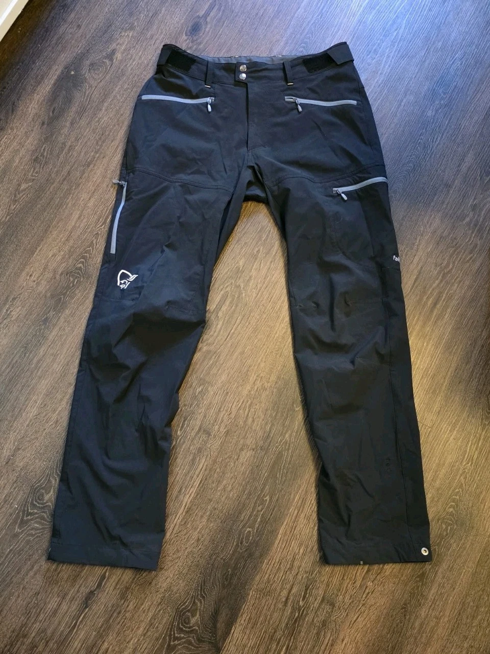 Norrona Falketind Flex1 Pants Caviar Black L
Opens in a new window or tab