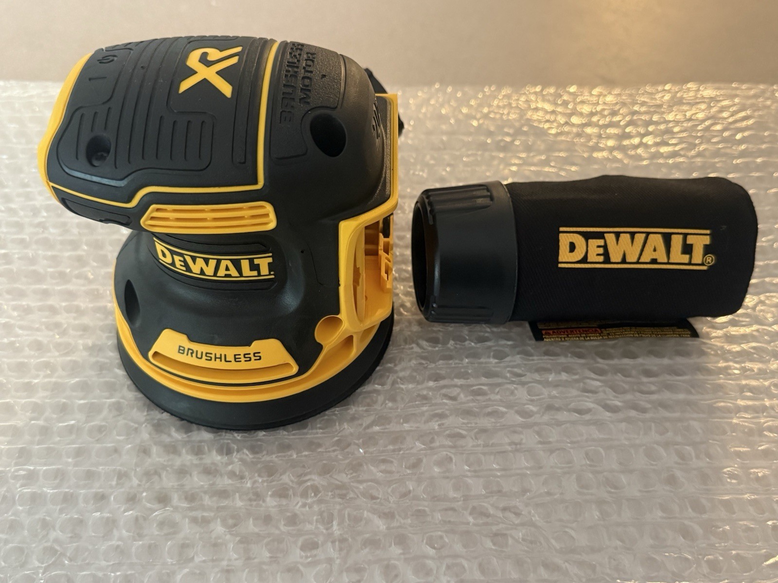 NEW DeWALT 20V MAX XR 5" Cordless Random Orbital Sander DCW2