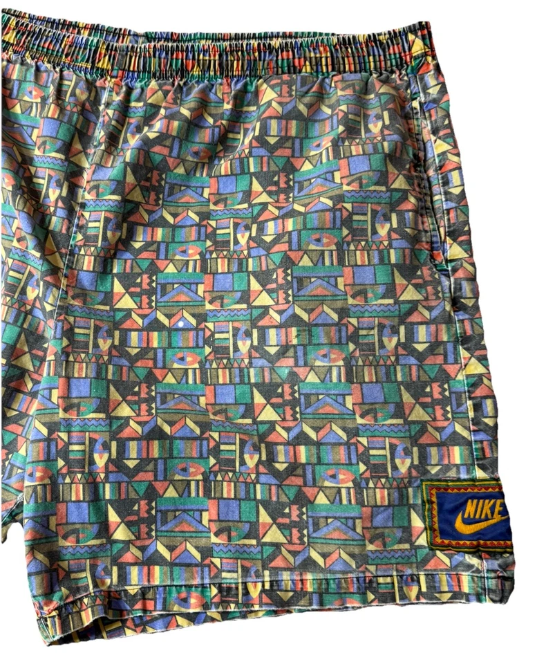 Pantalones cortos de gimnasio vintage Nike Urban Jungle Foto 3 de 4