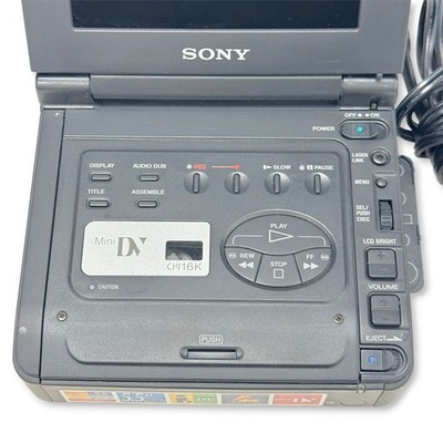 Sony GV-D900 NTSC MiniDV Video Walkman 5.5 inch LCD Monitor Made