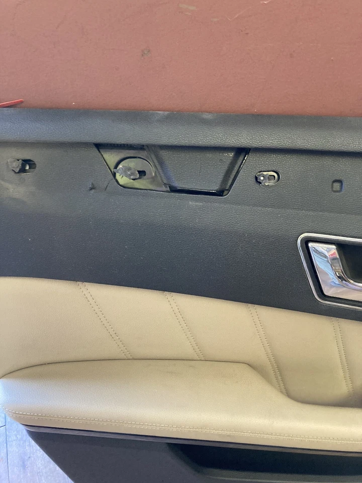 Panel interior izquierdo de la puerta del lado del conductor Mercedes Benz Clase E W212 2010-2013 fabricante de equipos originales Foto 3 de 4