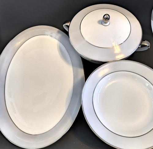 Tirschenreuth DAWN Germany Rimmed Bowls. Casserole & Lid, Platter, New Condition - Picture 11 of 11