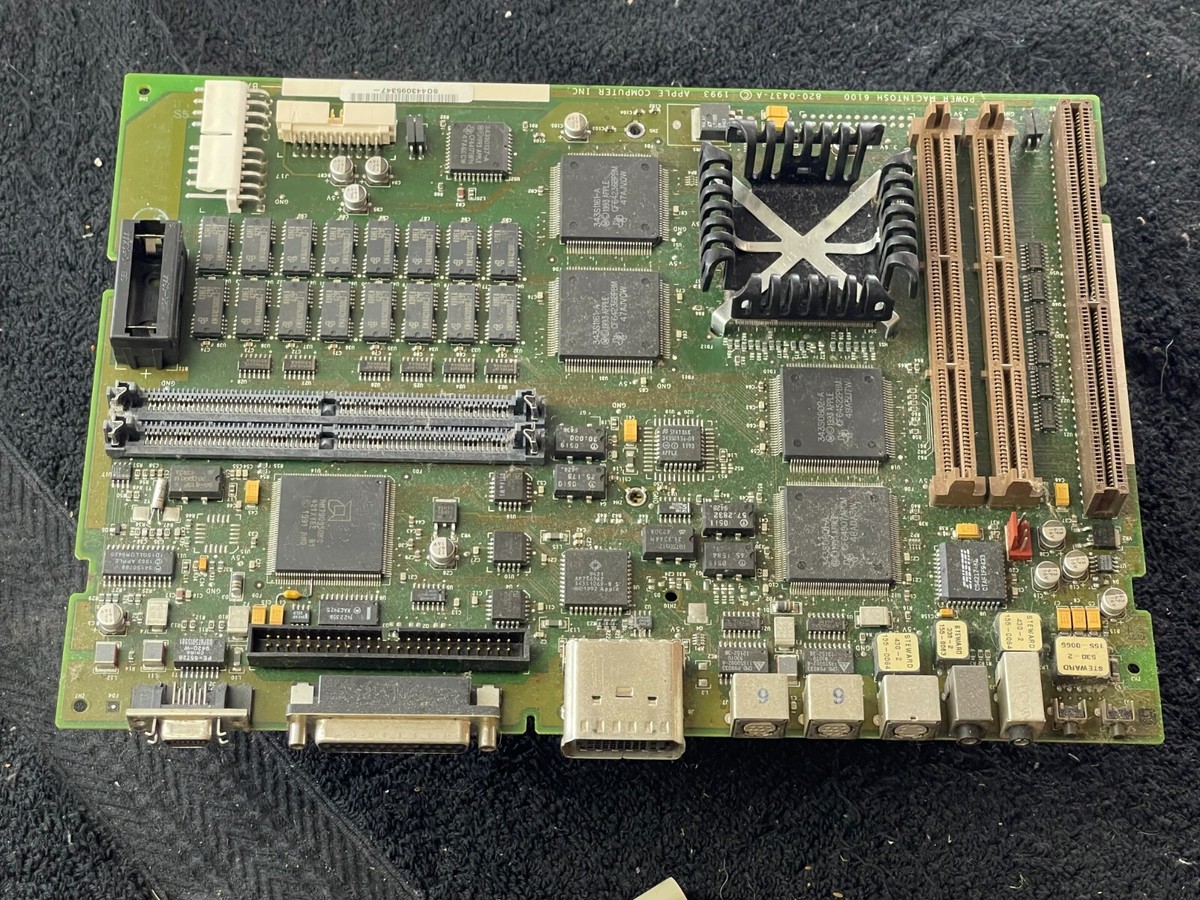 Apple 820-00511-A マザーボード 1979年製 Apple 820-00511-A マザーボード 1979年製