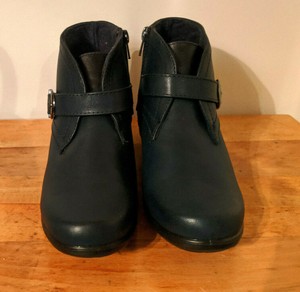 easy street comfort wave boots
