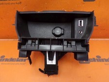 Ablagekasten LESER ZÜNDSCHLÜSSEL , USB / AUX / 12 VOLT ANSCHLUSS  308 II (L3, LB