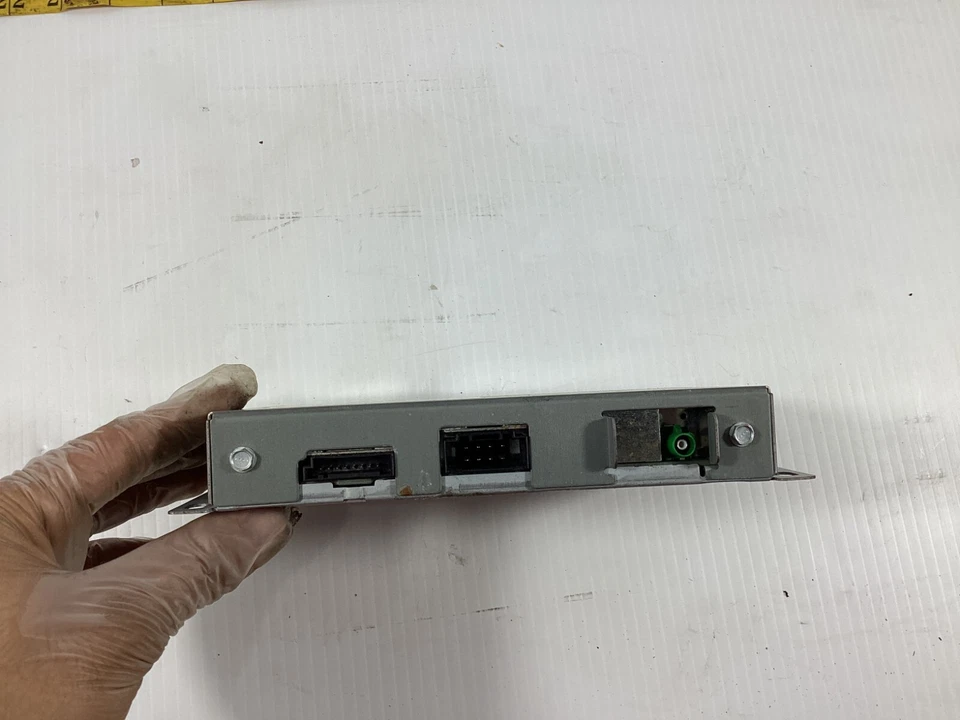 Módulo de radio control satelital AUDI TT 2007-2010 8E0 035 593 M OEM. Foto 3 de 4