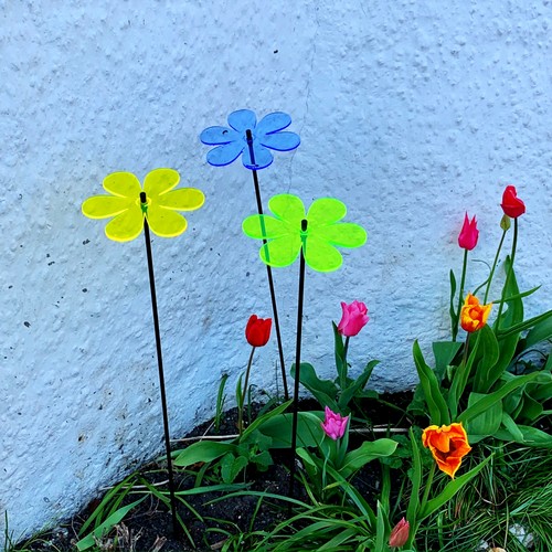 Großer Sonnenfänger Gartenpfahl 3er Set Gänseblümchen Ornament Deko Accessoire bunt - Bild 11 von 20