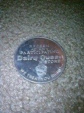 VINTAGE! DAIRY QUEEN FREE SUNDAE OR 40c OFF ALUMINUM TOKEN COIN NEAT!
