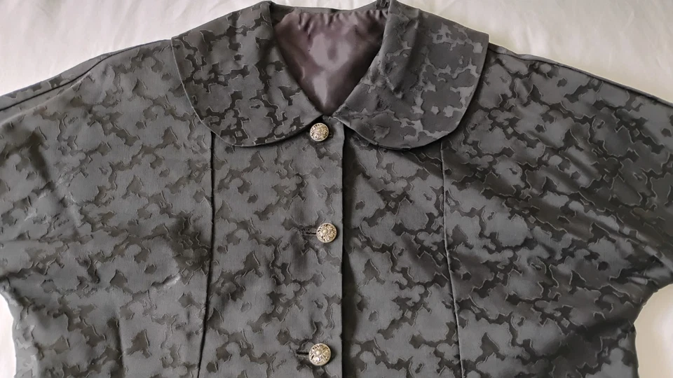 Vtg 1950s Black Jacket Women's Elegant Antique Buttons Crop MOD sz M/L - Image 2 of 4