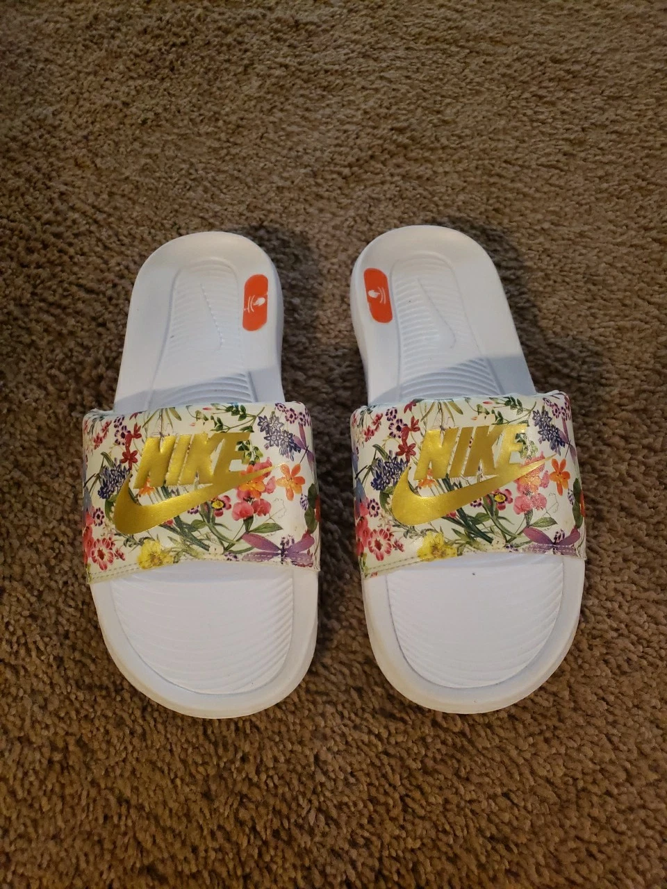 Nike Victori One Slide Print floreale bianco oro metallizzato donna taglia 7