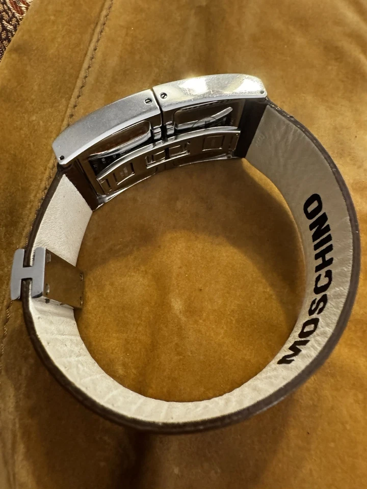 RELOJ MOSCHINO Nuevo Sin Caja Foto 4 de 4